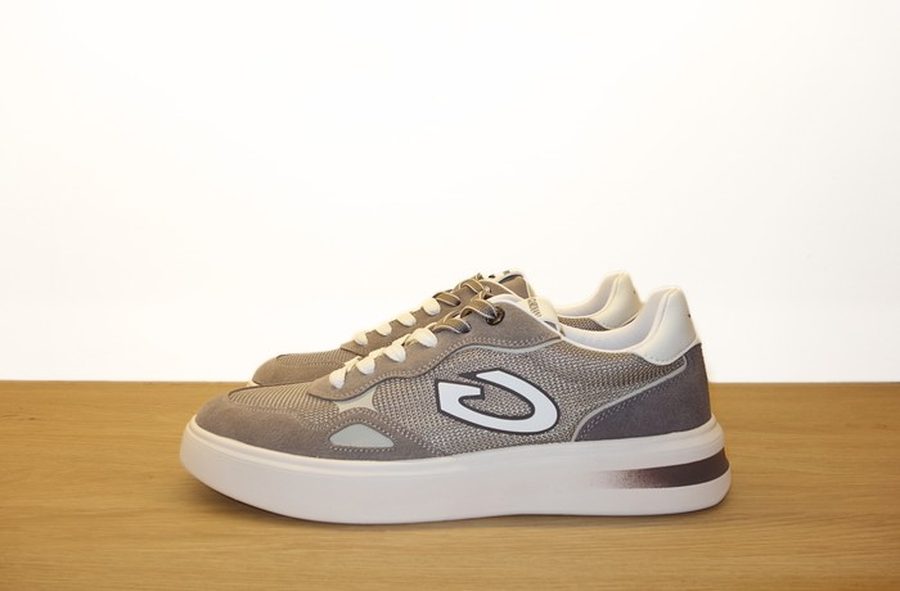 Sneaker in scamosciato tortora Alberto Guardiani uomo